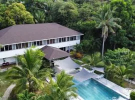 Sunset Cove Beach & Dive Resort
