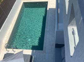 Villa LEO AIGINA, hotel v destinaci Vathí