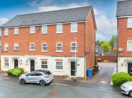 Lancers Close House