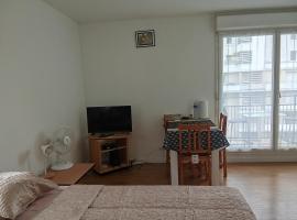 Studio Lumineux, hotel que aceita pets em Courbevoie