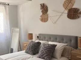La casa de Elena con terraza en el centro