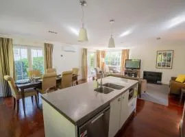 Mototui Cottage 2 or 3 Bedroom - Russell Cottages