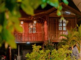 Wooden Homestay LAGI, hotel en Hàm Tân