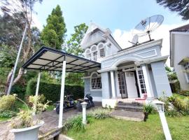 Villa puncak at kota bunga 2 Kamar tidur, ξενοδοχείο σε Cikundul
