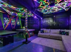 Waterfront Resort, Heated Pool, Hot Tub, Game Room
