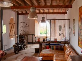Loft industriel aux Grands Moulins de Ruffin, ξενοδοχείο σε Bréchamps