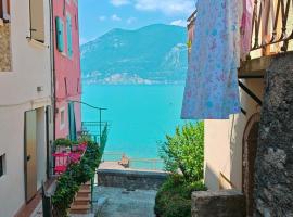 Casa Rosa Rosadalake, hótel í Brenzone sul Garda