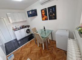 Zara Lux 2, place to stay in Kragujevac