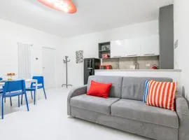 Chic&Pop Apartment by Pleiades Home