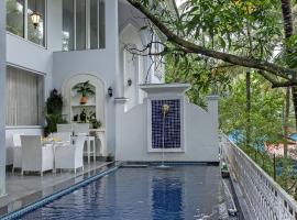 Villa Jaanzu - 3BHK with Private Pool in Saligao, hotel v destinaci Saligao