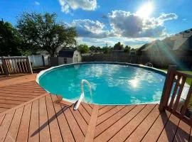 Expansive Summer Oasis Wprivate Pool, Gathering