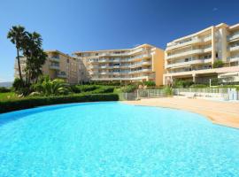 Elegant Apartment with Private Pool, Parking & 5min to beach, vie&scaron;butis Antibe