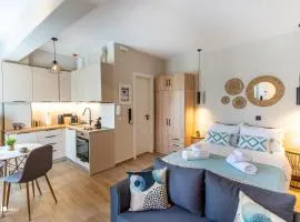 Phevos & Athena - Seaside View Luxury Suite