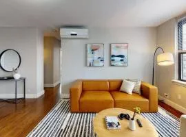 Avenue A909 Comfy 2Br, Pool, Gym, Parking