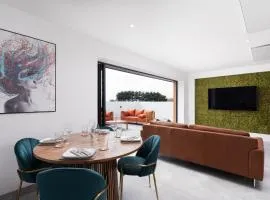 Brand new, Gwithian lodge, eco home