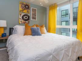 Self Check-in-washer-dryer-4ksmart Tv-king Bed-gym, hotel v destinaci Tacoma