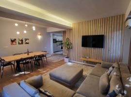 Apartament elegant cu terasă، فندق في بوخارست