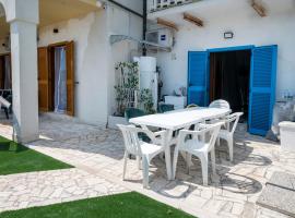 M407 - Marcelli, trilocale direttamente sul mare, hotel v destinaci Marcelli