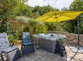 Cozy Home In Veli Dol With Jacuzzi