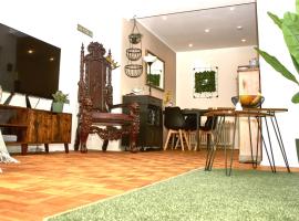 Femo - Royal Siegen - Oberstadt - separater Eingang - zentral, hotel di Siegen