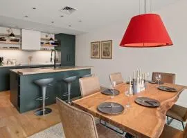 New Spruce Peak Tree House Unit Steps To The Lifts With Big Mountain Views Sleeps 9 By Stowe Mountain Rentals