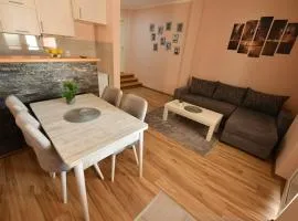 Apartman Poezija