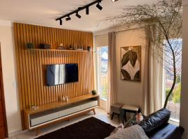 Flat Bambu - Centro - Vista Maravilhosa com Garagem e Elevador, alojamento com cozinha em Poços de Caldas