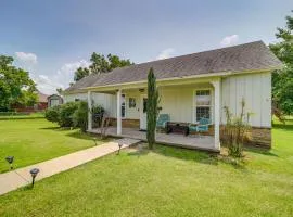 Eufaula Getaway with Patio, Walk to Beach and Marina!