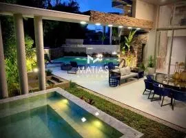 Luxuosa Casa 5 Suítes, Piscina e Jacuzzi - Riviera
