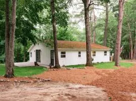 Spacious 3 Bedroom on Arbutus Lake