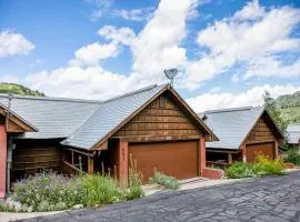 Three Bears Hideaway