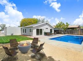 Lancaster Pool Home, hotel in Lancaster