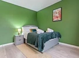 3 bedroom House for Contractors,Workers,Relocation,Insurance,Family, Free Parking, Dover