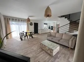 Maison neuve 4 chambre avec jacuzzi