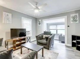 Easthampton Apartment Near Breweries and Rail Trail!