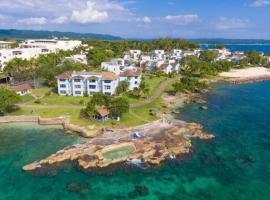 Casa Mire-Lee, Seaside Serenity at Negril 7 miles Beach, Point Village, hotel in Negril