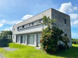 Beach House Kabira