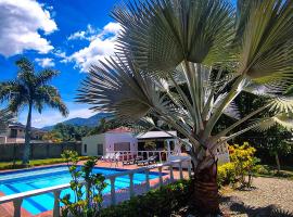 Finca Turística Peñoles - Cerca de Charcos y Cascadas - Finca Rústica en San Carlos, Antioquia, hotel a San Carlos