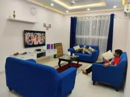 Modern 3BHK with Well-Equipped kitchen on 22 flr, Parking & Club House Perfect for Families