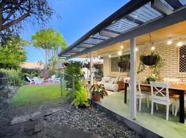 Minti 19 2 bedroom home by the River, hotel v destinaci Maroochydore