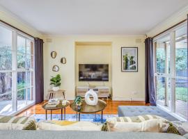 StayAU Cozy Family Comfort Vibrant WIFI 5BRM Glen, hotel v destinaci Glen Waverley