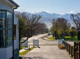 Charming Villa, Family Friendly, Handy to Town - KK14769
