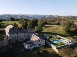 Banassac, Lozère Maison de vacances pour 8 personnes avec piscine partagée, jardin et barbecue