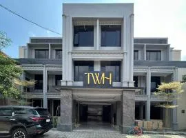 Urbanview TWH Costel near Stadion Maguwoharjo Yogyakarta