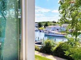 Große Ferienwohnung mit traumhaftem Hafenblick von "Momentic"