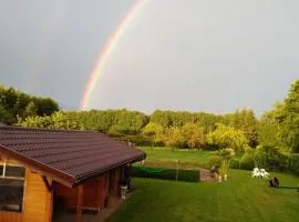 Domek nad stawem