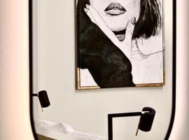 Van Heeckeren City Centre Jacuzzi Lofts, hotel v destinaci Nes