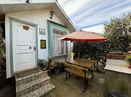 Rbkº Acogedora y Rústica en Laguna Verde, Cabaña 3, hotel en Valparaíso