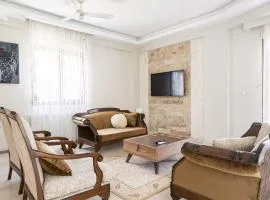 Comfortable villa with garden in “Urla İskele”