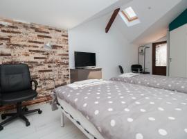 3,14 studio, hotel in Buşteni